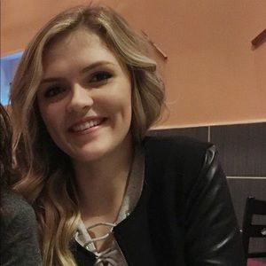 Meet your posher, Charlene!